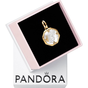 PANDORA Me Pearlescent Butterfly Medallion Charm – 14k Gold-Plated Charm with White Bioresin Man-Made Mother of Pearl – Gift for Her – Includes Gift Box